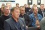 Ветераны заинтересованно слушают выступления товарищей. Ветераны заинтересованно слушают выступления товарищей.